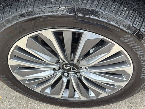 Used 2025 INFINITI QX80 Luxe RWD image 13