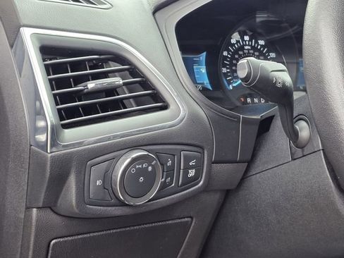 Certified 2022 Ford Edge Titanium image 19