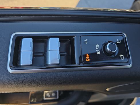 Used 2019 Land Rover Range Rover HSE image 29