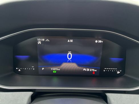 Certified 2025 Volkswagen Jetta SE w/ Sunroof Package image 16