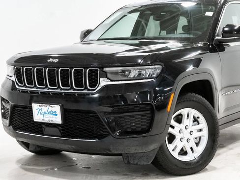 Used 2024 Jeep Grand Cherokee Laredo AWD/4WD image 2