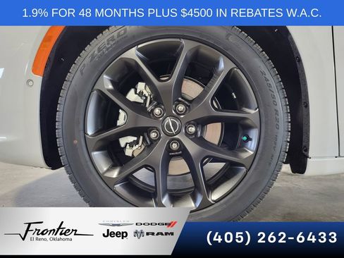 New 2026 Chrysler Pacifica Select w/ S Appearance Package FWD image 10