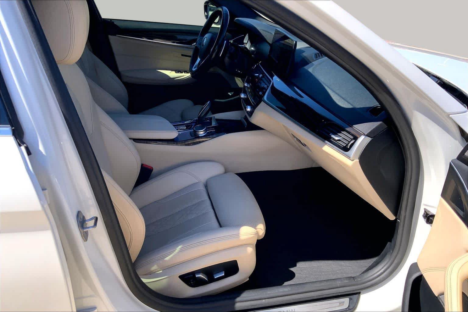 Used 2022 BMW 540i w/ Premium Package RWD image 9