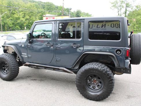 Used 2018 Jeep Wrangler Unlimited Sport S AWD/4WD image 11