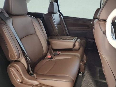 New 2026 Honda Odyssey Touring image 16