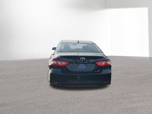 Used 2020 Toyota Camry LE image 8