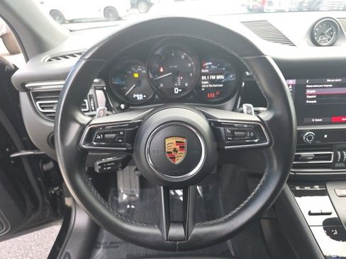 Used 2022 Porsche Macan image 14