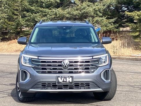 Used 2024 Volkswagen Atlas SE image 31