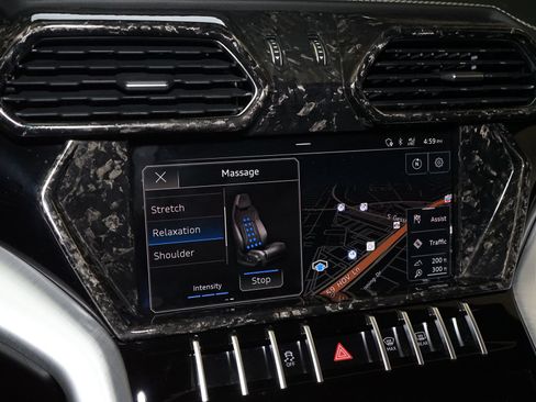 Used 2019 Lamborghini Urus AWD/4WD image 26
