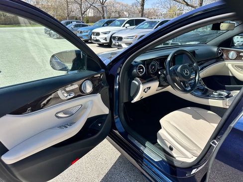 Used 2017 Mercedes-Benz E 300 4MATIC image 13