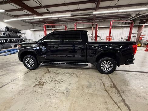 Used 2023 GMC Sierra 1500 AT4 w/ AT4 Preferred Package image 2