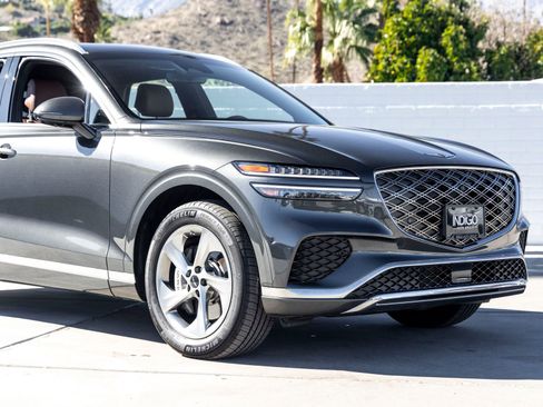Used 2026 Genesis GV70 2.5T Advanced image 3
