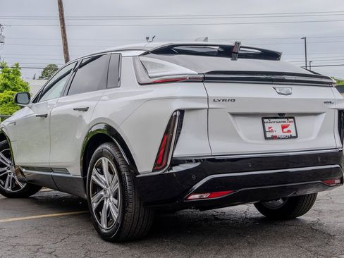 Used 2024 Cadillac Lyriq Tech w/ Driver Assist Package AWD/4WD image 23