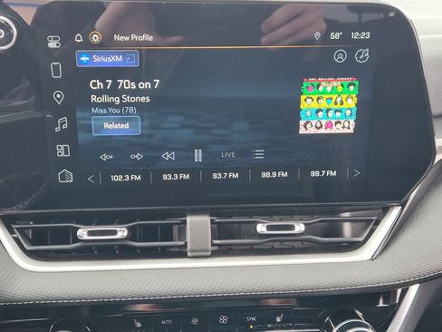 Used 2025 Chevrolet Equinox LT w/ Convenience Package II FWD image 17