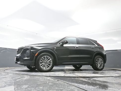 Used 2025 Cadillac XT4 Premium Luxury image 54