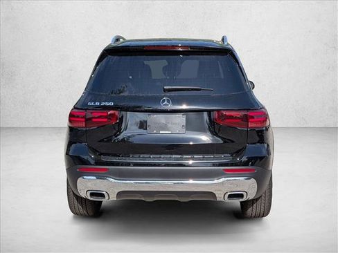 New 2026 Mercedes-Benz GLB 250 image 8