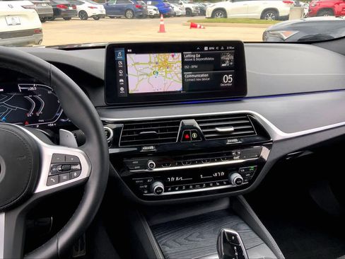 Used 2022 BMW 540i w/ M Sport Package image 6