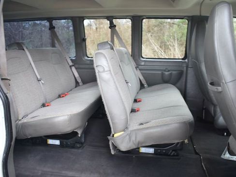 Used 2020 Chevrolet Express 3500 LT w/ LT Preferred Equipment Group image 15