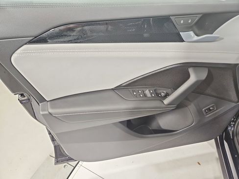 New 2025 Volkswagen Tiguan SE R-Line image 10