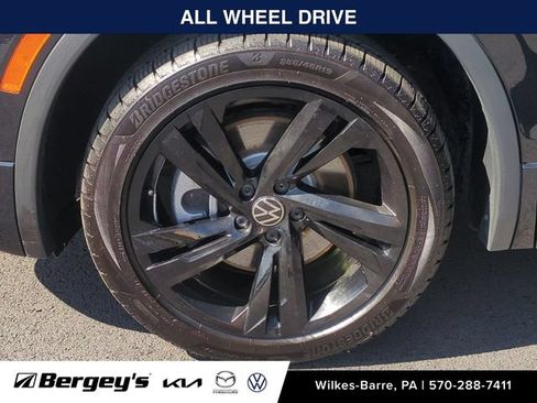 Certified 2024 Volkswagen Tiguan SE R-Line AWD/4WD image 12