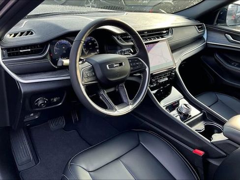 New 2025 Jeep Grand Cherokee Limited w/ Black Appearance Package image 7