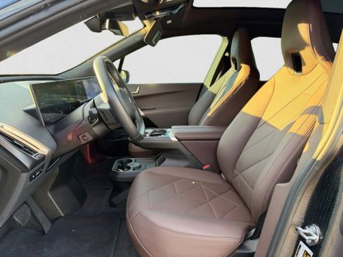 Used 2025 BMW iX xDrive50 w/ Convenience Package image 10