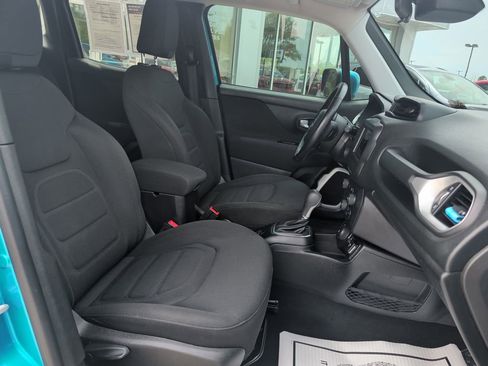 Used 2019 Jeep Renegade Latitude w/ Cold Weather Group AWD/4WD image 20
