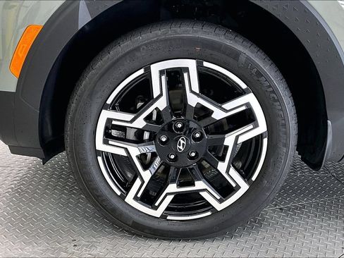 Certified 2025 Hyundai Santa Cruz Limited AWD/4WD image 8