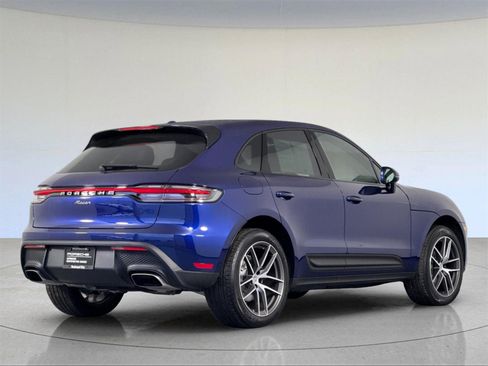 Used 2025 Porsche Macan image 8