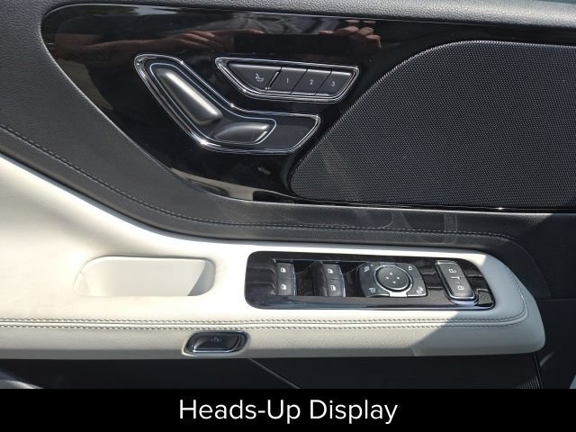New 2026 Lincoln Aviator AWD image 16