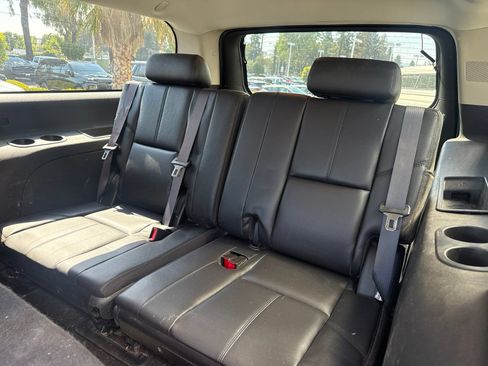 Used 2011 Chevrolet Suburban LT AWD/4WD image 14