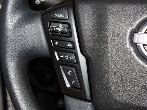 Used 2024 Nissan Frontier SV image 27