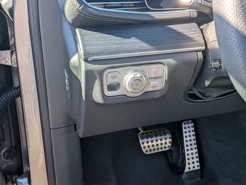 Used 2025 Mercedes-Benz GLS 450 4MATIC image 15