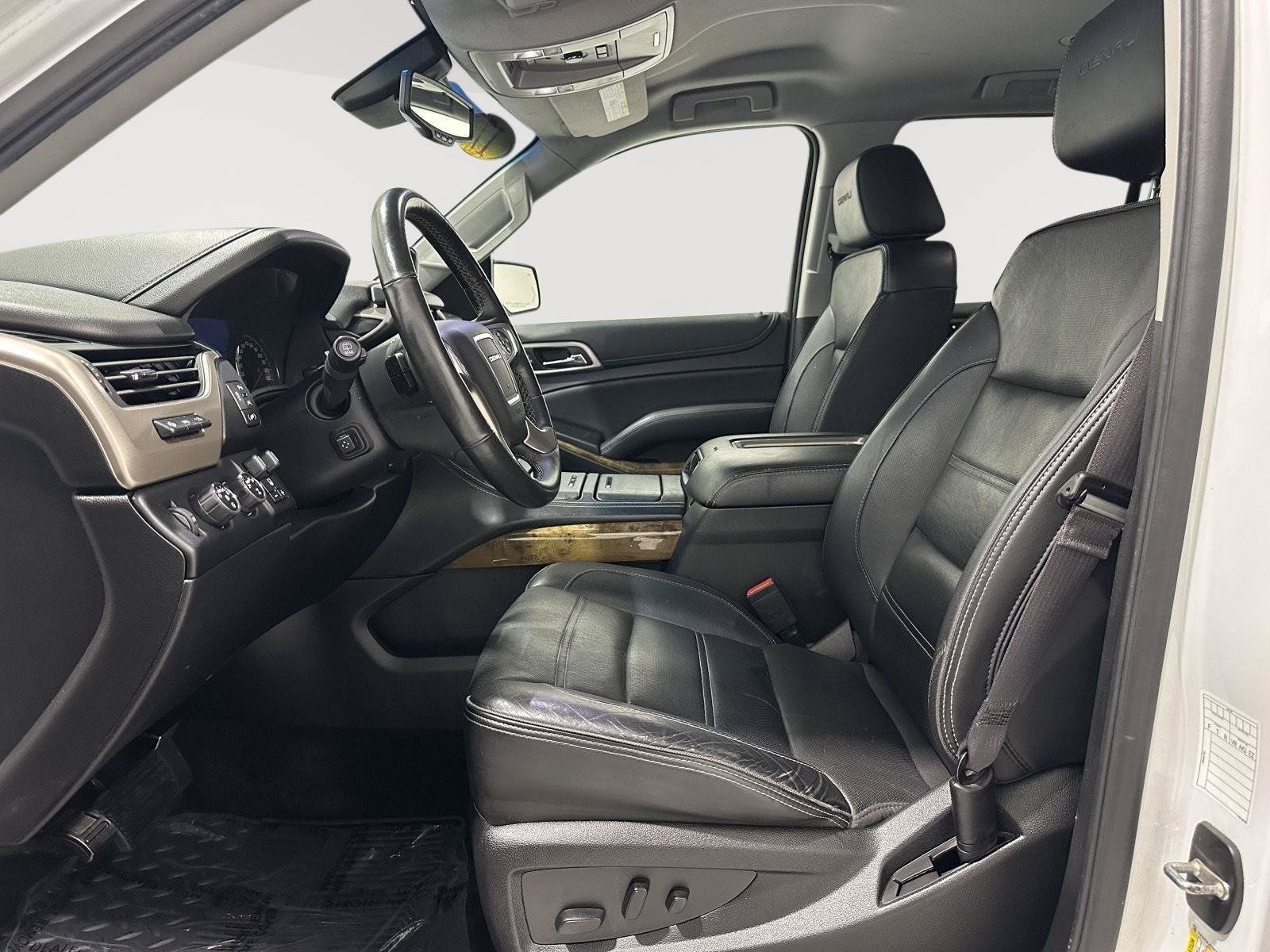 Used 2017 GMC Yukon Denali AWD/4WD image 17