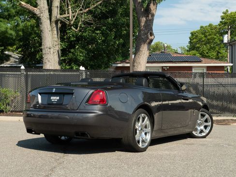 Used 2017 Rolls-Royce Dawn RWD image 12