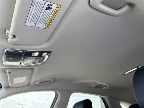 Used 2025 Genesis GV70 2.5T image 13