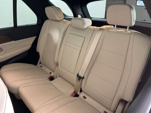 Used 2024 Mercedes-Benz GLE 350 4MATIC image 4