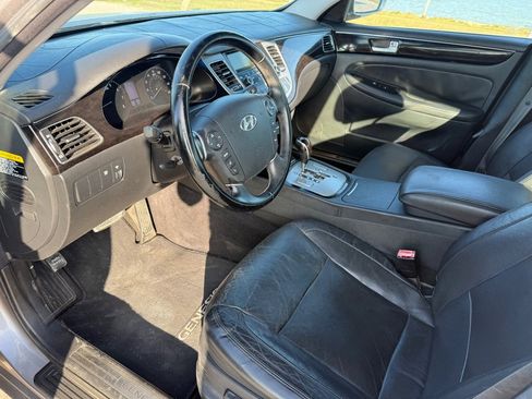 Used 2012 Hyundai Genesis 3.8 image 9