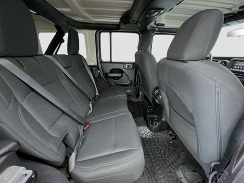 Used 2018 Jeep Wrangler Unlimited Sport S image 18