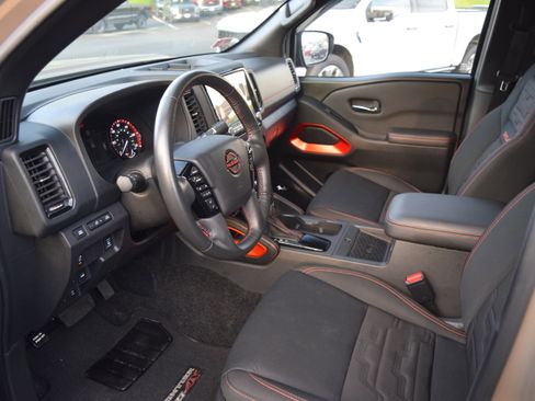 Used 2023 Nissan Frontier PRO-4X w/ Pro Convenience Package AWD/4WD image 12