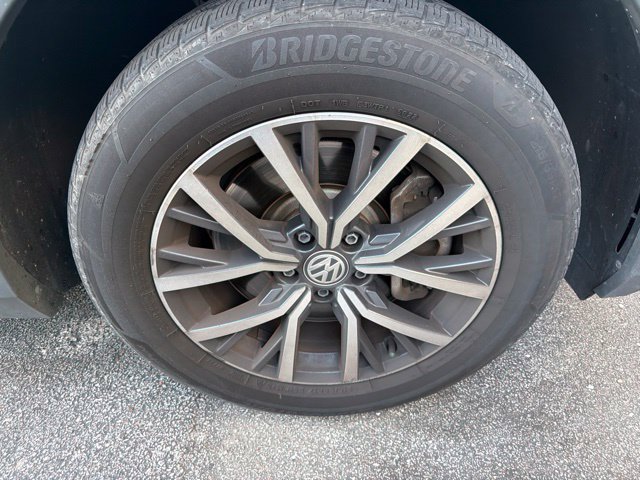 Used 2019 Volkswagen Tiguan SE AWD/4WD image 16
