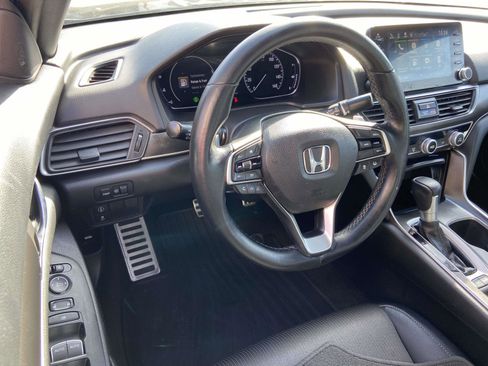 Used 2018 Honda Accord Sport image 6