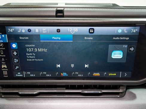 Used 2024 Jeep Wrangler High Altitude AWD/4WD image 19