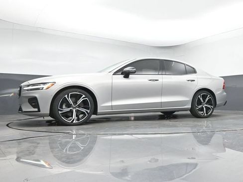 Used 2024 Volvo S60 B5 Plus AWD/4WD image 36