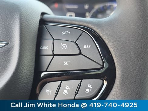 Used 2024 Chrysler Pacifica Touring-L w/ S Appearance Package image 26