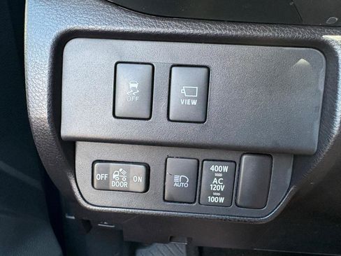 Used 2023 Toyota Tacoma TRD Off-Road w/ TRD Premium Off Road Package AWD/4WD image 10