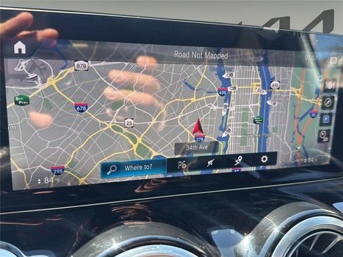 Used 2022 Mercedes-Benz GLB 250 4MATIC w/ Premium Package Lite image 17