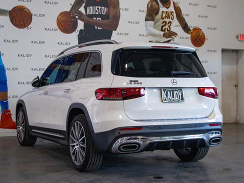 Used 2022 Mercedes-Benz GLB 250 image 23