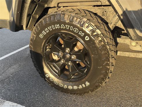 Used 2021 Jeep Gladiator Sport image 10