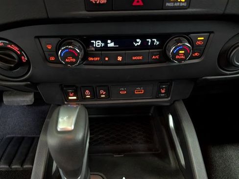 Used 2024 Nissan Frontier SV w/ SV Convenience Package AWD/4WD image 19